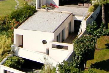 پانسیون Villa Mayarko Lafitenia Resort