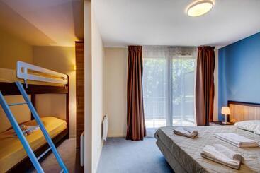 هتل آپارتمان Vacanceole  Residence Les Balcons D Aix