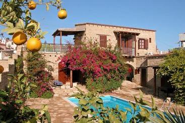 هتل آپارتمان Myrto House