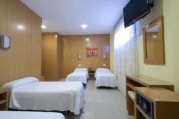 پانسیون Hostal Acueducto Los Milagros
