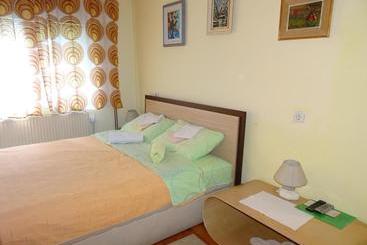 پانسیون Guest Accommodation Bakic