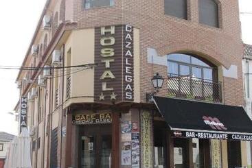 펜션 Hostal Cazalegas
