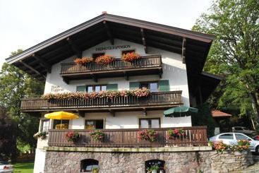 Frühstückspension & Appartements Eugenie - Kitzbuhel