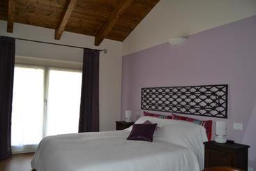 هتل Agriturismo Costa Dei Platani