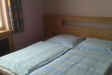 بنسيون Gasthof Paradiesgartl