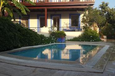 Paradise Garden Apartments