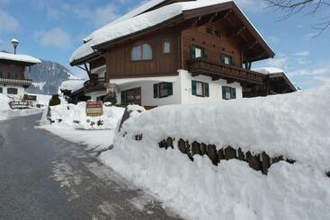 بنسيون Gästehaus Rosi