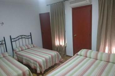 Pensjonat Hostal Tamarindos