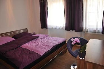 پانسیون Gästezimmer Michelangelo