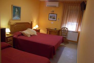 پانسیون Hostal Mirador De Avila