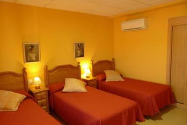 پانسیون Hostal Mirador De Avila