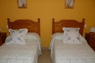 پانسیون Hostal Mirador De Avila