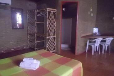 הוסטל Chalemar Hotel Pousada