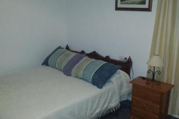 پانسیون Hostal Cuesta De Belén