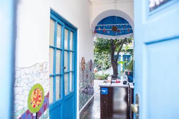 پانسیون Casa Blanca Hostel
