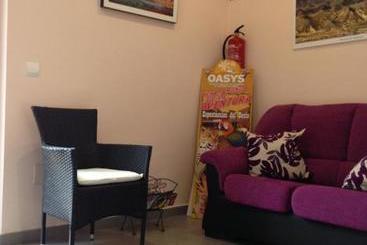 پانسیون Hostal Avenida