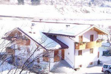 پانسیون Villa Golf