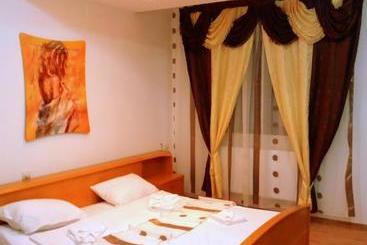 Pensiunea Red Rose Apartments