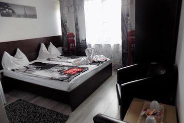 Pensiunea Red Rose Apartments