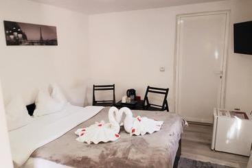 Pensiunea Red Rose Apartments