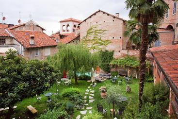 پانسیون Lori S Inn