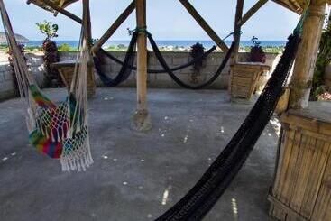 پانسیون Hostal Alcazaba