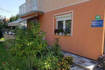 پانسیون Guesthouse Relax And Fly Sarajevo
