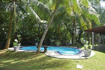 پانسیون Sethra Villa Bentota