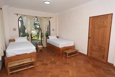 هاستل Mango Hill Inn