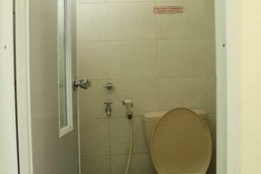 ペンション Guest House Rumah Wahidin Syariah