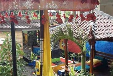 پانسیون Kubu Pilatus Inn