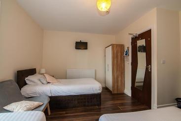 پانسیون Franks Serviced Accommodation