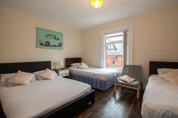 پانسیون Franks Serviced Accommodation