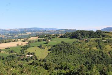 هتل Agriturismo B&b Bio La Tana Del Lele