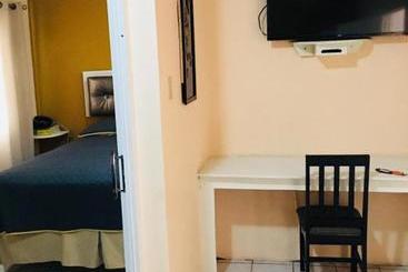 هتل Sunset Inn Apartment