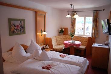 בית מלון כפרי Wildbachstuben