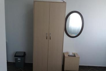 پانسیون Qeparo Antonio Rooms