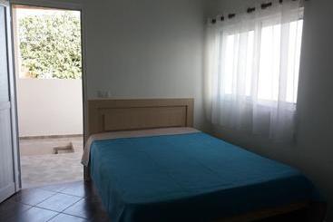 پانسیون Qeparo Antonio Rooms