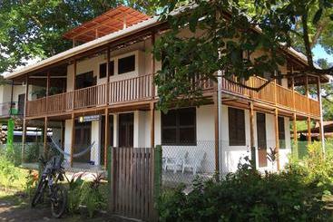مبيت وإفطار Tortuguero Casa Pelican