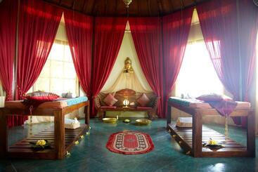 Отель Gaia Oasis Beach Resort