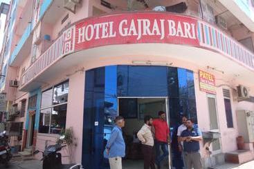 בית מלון כפרי Gajraj Bari