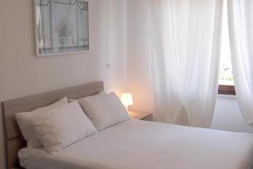 Le Rose Beach & Suites Appartamenti Fronte Mare A Villarosa