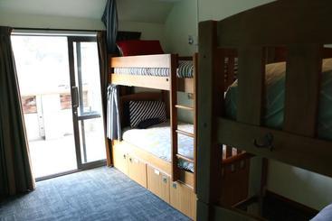 Adventure Queenstown Hostel