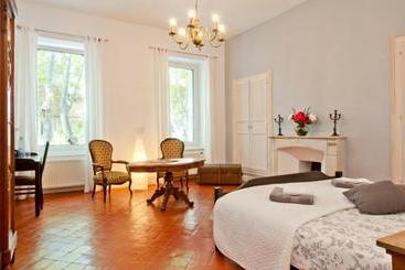 ベッドアンドブレックファースト Butterworth Manoir