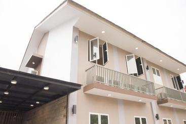 پانسیون Reddoorz Plus Syariah Near Manggarai Station 3