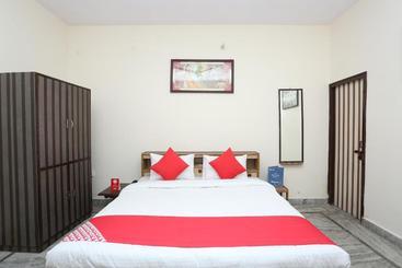 Oyo 24529 Hotel Oasis