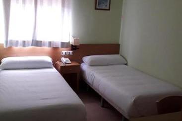 پانسیون Hostal Los Batallones