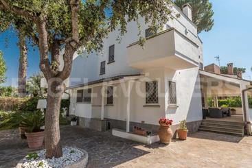Bed and Breakfast Parco Fellini Fregene