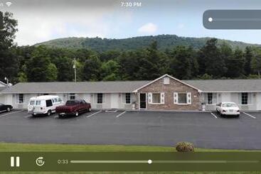 酒店 Fox Mountain Inn