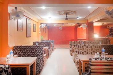 Oyo 314 Hotel Holy Palace